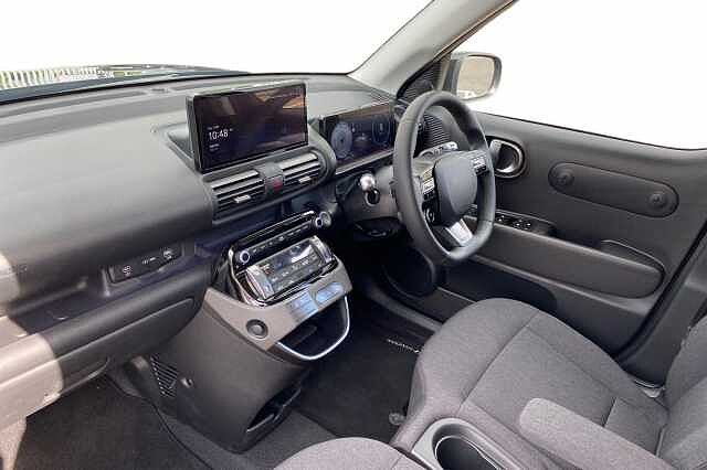 Hyundai INSTER 5dr Hat 85kw 2 49kwh Abyss Black