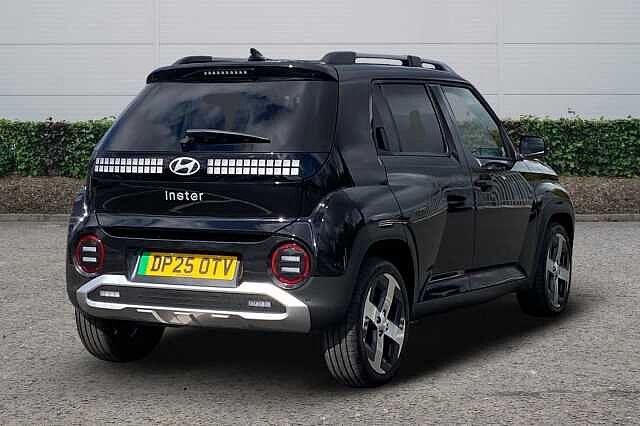 Hyundai INSTER 5dr Hat 85kw 2 49kwh Abyss Black