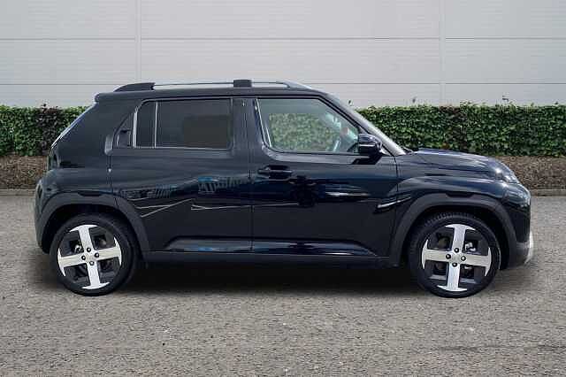 Hyundai INSTER 5dr Hat 85kw 2 49kwh Abyss Black