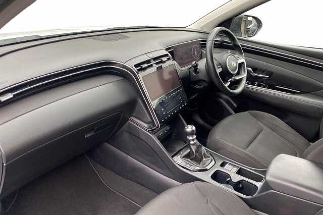 Hyundai TUCSON 1.6 T-GDi Premium SUV 5dr Petrol Manual Euro 6 (s/s) (150 ps) White