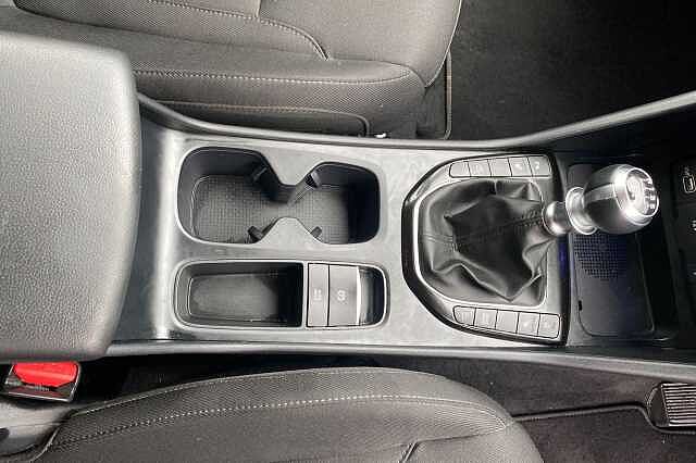 Hyundai TUCSON 1.6 T-GDi Premium SUV 5dr Petrol Manual Euro 6 (s/s) (150 ps) White