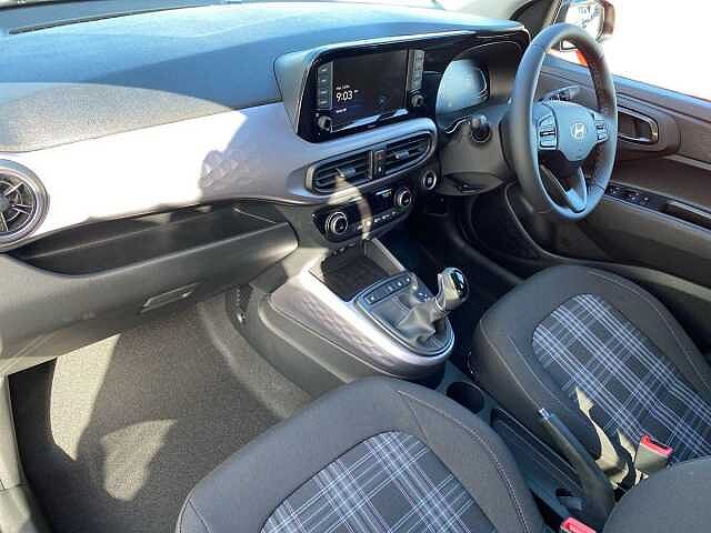 Hyundai I10 1.2 Premium Hatchback 5dr Petrol Auto Euro 6 (s/s) (79 ps) Black