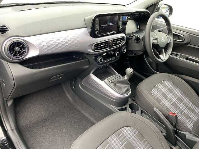 Hyundai I10 1.2 Premium Hatchback 5dr Petrol Manual Euro 6 (s/s) (79 ps) Black