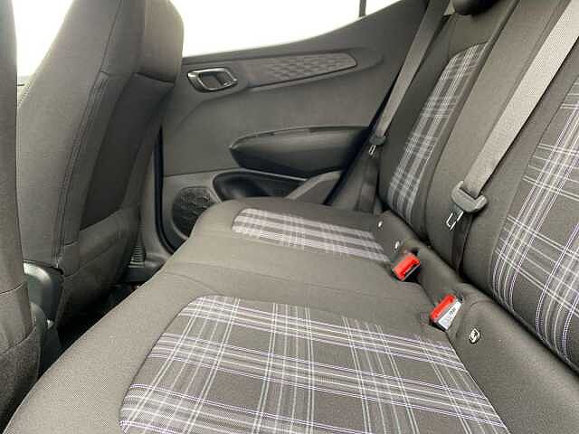 Hyundai I10 1.2 Premium Hatchback 5dr Petrol Manual Euro 6 (s/s) (79 ps) Black