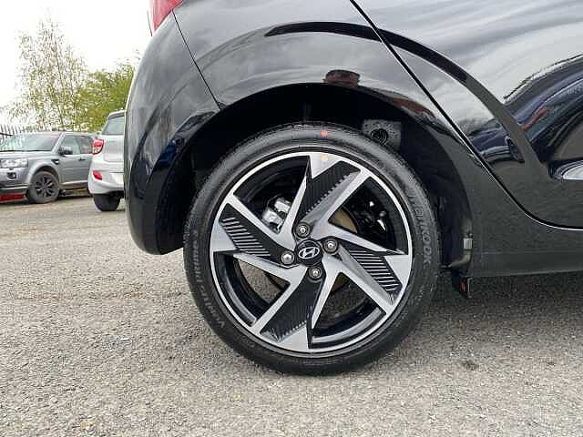 Hyundai I10 1.2 Premium Hatchback 5dr Petrol Manual Euro 6 (s/s) (79 ps) Black