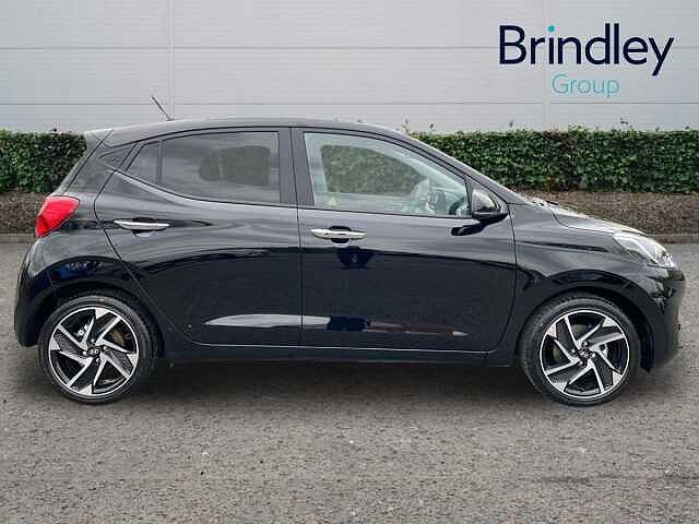 Hyundai I10 1.2 Premium Hatchback 5dr Petrol Manual Euro 6 (s/s) (79 ps) Black