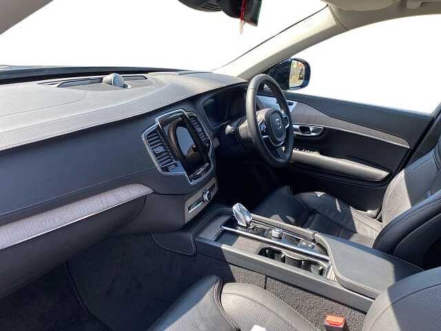 Volvo XC90 2.0h T8 Recharge 18.8kWh Ultimate Dark SUV 5dr Petrol Plug-in Hybrid Auto 4WD Eu