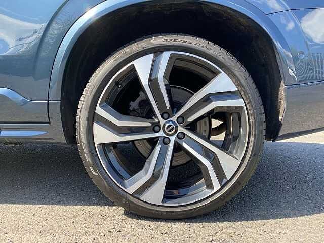 Volvo XC90 2.0h T8 Recharge 18.8kWh Ultimate Dark SUV 5dr Petrol Plug-in Hybrid Auto 4WD Eu