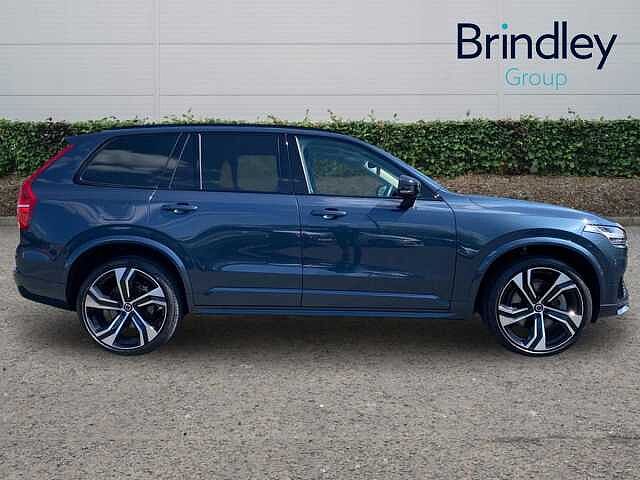 Volvo XC90 2.0h T8 Recharge 18.8kWh Ultimate Dark SUV 5dr Petrol Plug-in Hybrid Auto 4WD Eu