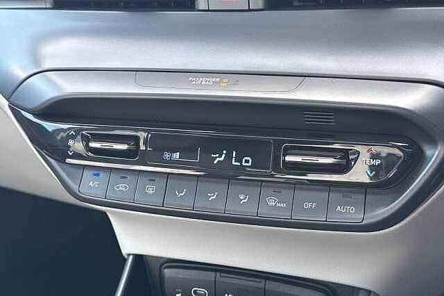 Hyundai BAYON 1.0 TGDi Ultimate 5dr DCT Phantom Black
