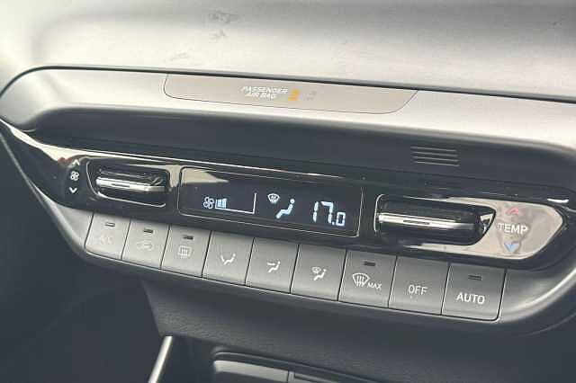 Hyundai BAYON 1.0 TGDi Ultimate 5dr DCT Pearl - Dragon red