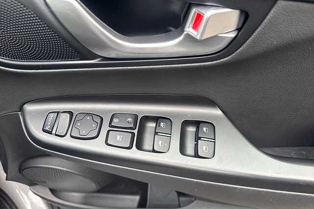 Hyundai KONA 1.6 GDi Hybrid Ultimate 5dr DCT Cyber grey