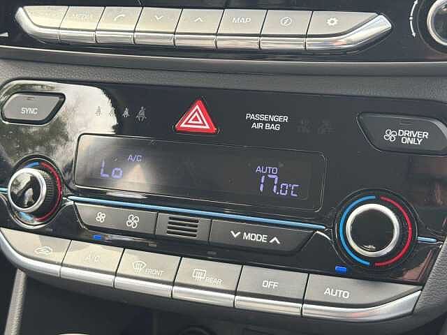 Hyundai IONIQ 1.6 GDi Hybrid Premium 5dr DCT Grey