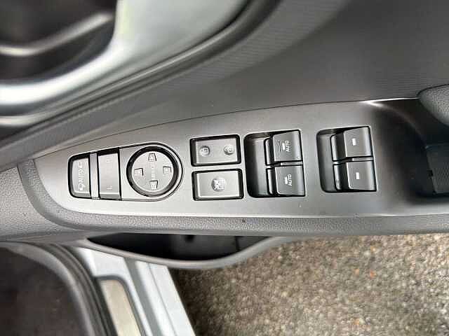 Hyundai IONIQ 1.6 GDi Hybrid Premium 5dr DCT