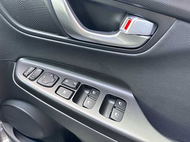 Hyundai KONA 1.6 GDi Hybrid Ultimate 5dr DCT