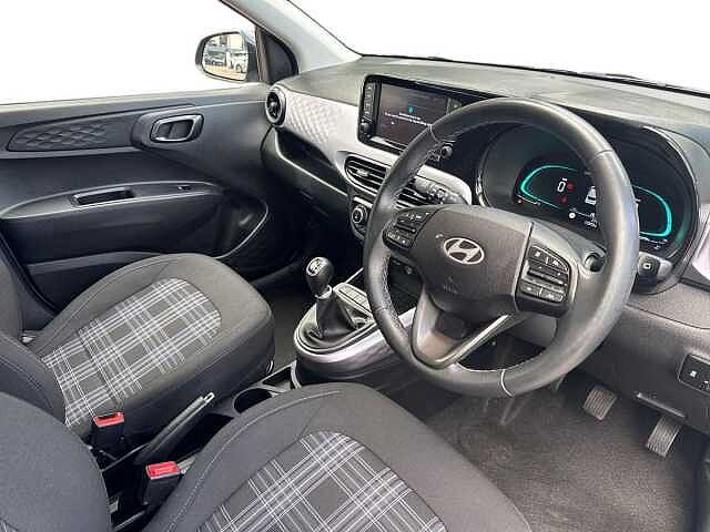 Hyundai I10 1.0 [63] Premium 5dr [Nav] Pearl - Mangrove green