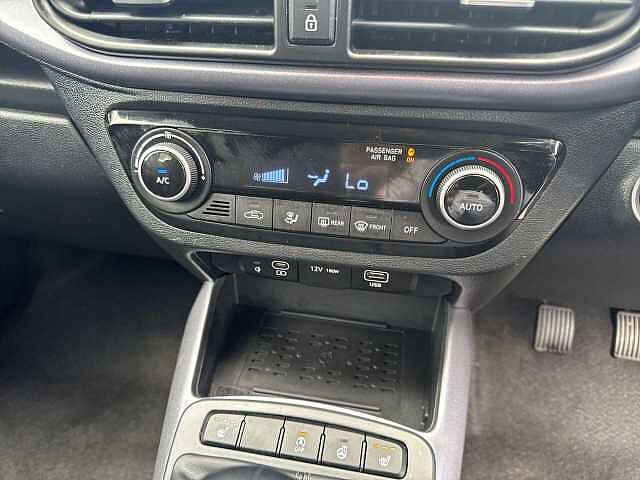 Hyundai I10 1.0 [63] Premium 5dr [Nav] Pearl - Mangrove green