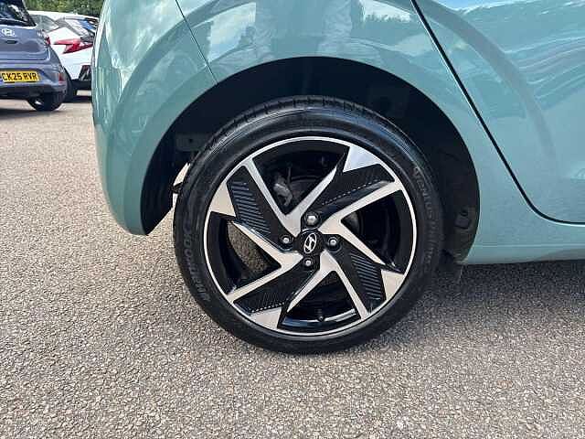 Hyundai I10 1.0 [63] Premium 5dr [Nav] Pearl - Mangrove green