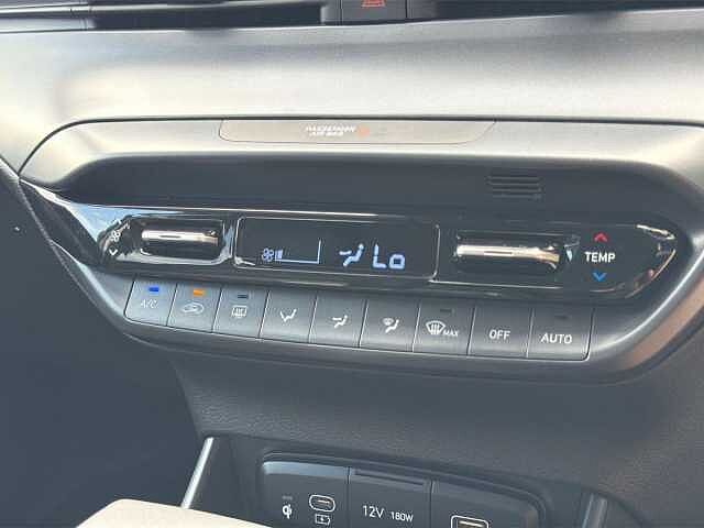Hyundai BAYON 1.0 TGDi [90] Tech Line 5dr DCT Pearl - Phantom black