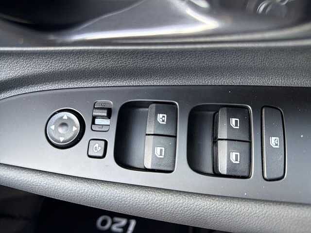 Hyundai I20 1.0T GDi 90 Tech Line 5dr Pearl - Dragon red
