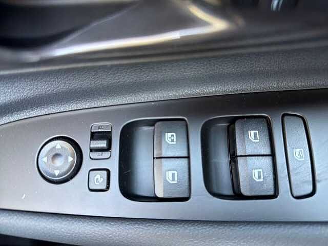 Hyundai I20 1.0T GDi 90 Tech Line 5dr Pearl - Dragon red