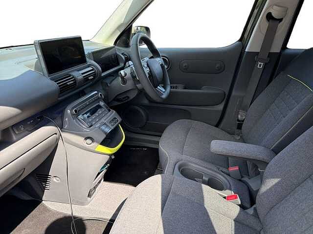 Hyundai INSTER 85kW Cross 49kWh 5dr Auto Jungle Khaki
