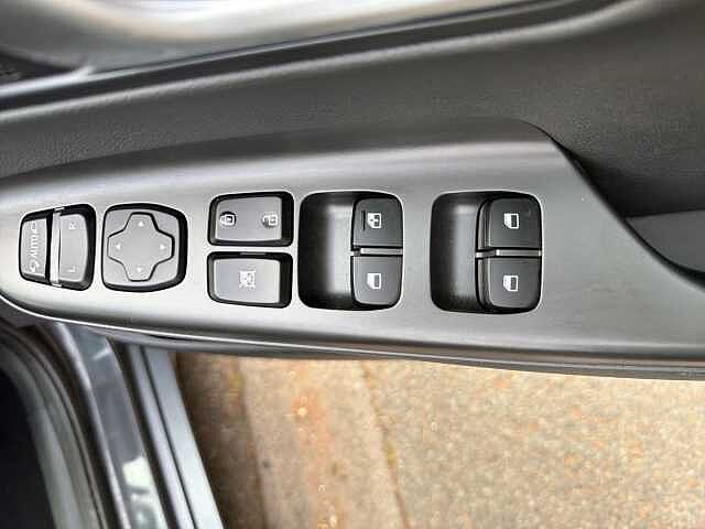 Hyundai KONA 1.6 GDi Hybrid Ultimate 5dr DCT