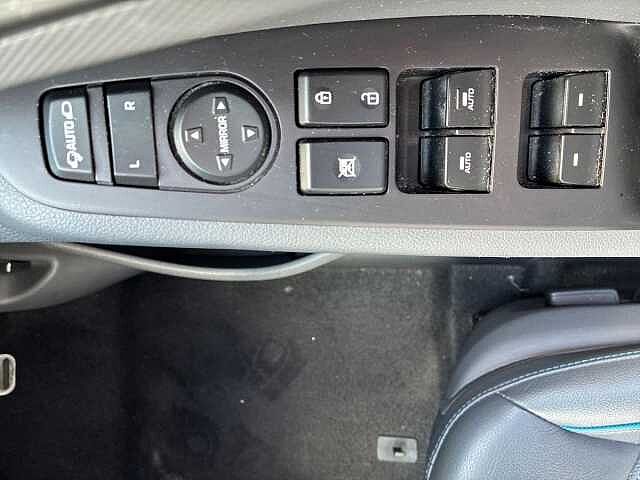 Hyundai IONIQ 1.6 GDi Hybrid Premium SE 5dr DCT