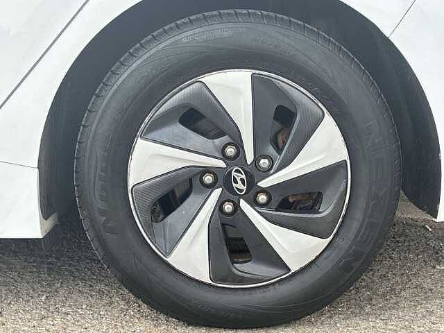 Hyundai IONIQ 1.6 GDi Hybrid Premium SE 5dr DCT