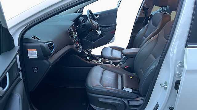 Hyundai IONIQ 1.6 h-GDi Premium SE Hatchback 5dr Petrol Hybrid DCT Euro 6 (s/s) (141 ps) Atlas White/Black Shadow Lt