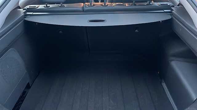 Hyundai IONIQ 1.6 h-GDi Premium SE Hatchback 5dr Petrol Hybrid DCT Euro 6 (s/s) (141 ps) Atlas White/Black Shadow Lt