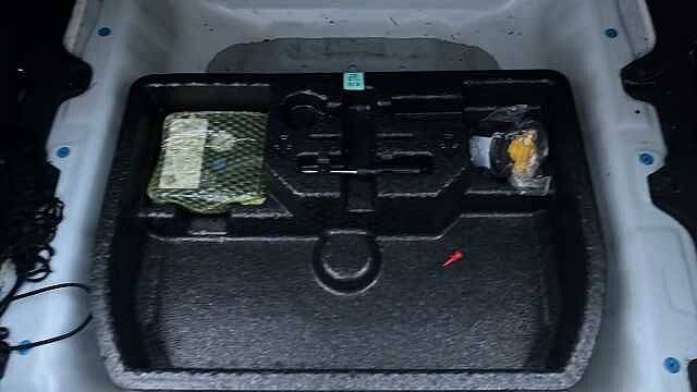 Hyundai IONIQ 1.6 h-GDi Premium SE Hatchback 5dr Petrol Hybrid DCT Euro 6 (s/s) (141 ps) Atlas White/Black Shadow Lt