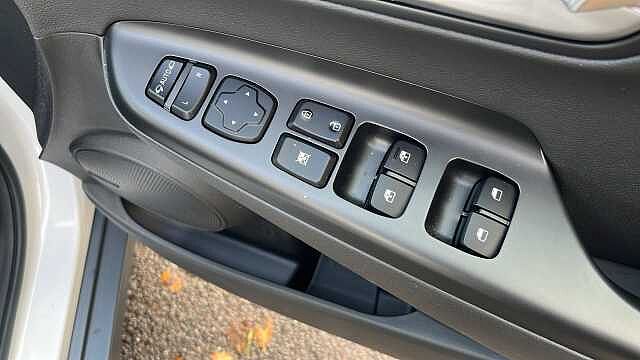 Hyundai KONA 64kWh Ultimate SUV 5dr Electric Auto (10.5kW Charger) (204 ps)