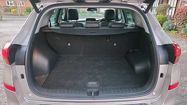 Hyundai TUCSON 2.0 CRDi Premium SE SUV 5dr Diesel Auto 4WD Euro 6 (s/s) (185 ps) Beige