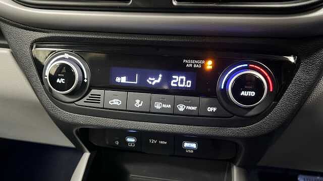 Hyundai I10 1.0 Premium Hatchback 5dr Petrol Auto Euro 6 (s/s) (63 ps) Blue