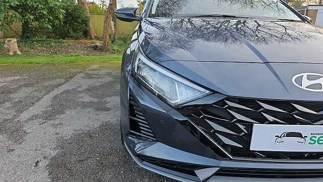 Hyundai i20 1.0 T-GDi Premium Hatchback 5dr Petrol DCT Euro 6 (s/s) (100 ps)