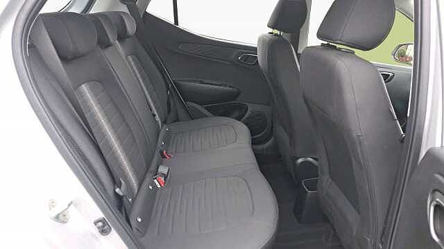 Hyundai i10 1.0 SE Connect Hatchback 5dr Petrol Auto Euro 6 (s/s) (67 ps)