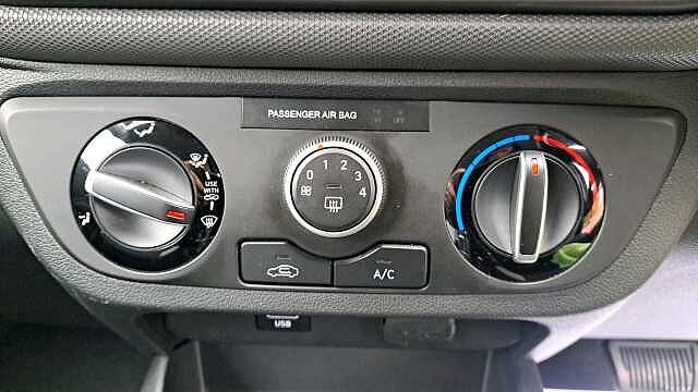 Hyundai i10 1.0 SE Connect Hatchback 5dr Petrol Auto Euro 6 (s/s) (67 ps)