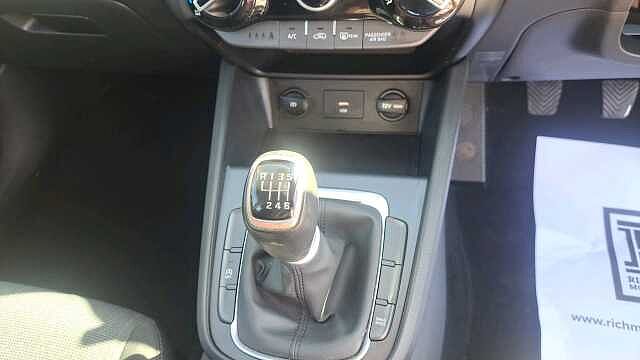 Hyundai KONA 1.0 T-GDi MHEV SE Connect SUV 5dr Petrol Hybrid Manual Euro 6 (s/s) (120 ps) Grey