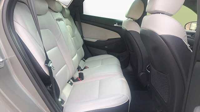 Hyundai TUCSON 2.0 CRDi MHEV Premium SE SUV 5dr Diesel Hybrid Auto 4WD Euro 6 (s/s) (185 ps)