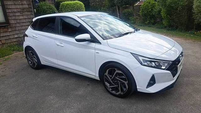 Hyundai I20 1.0 T-GDi MHEV Premium Hatchback 5dr Petrol Hybrid DCT Euro 6 (s/s) (100 ps) White
