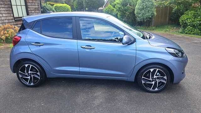 Hyundai i10 1.2 Premium Hatchback 5dr Petrol Auto Euro 6 (s/s) (79 ps)