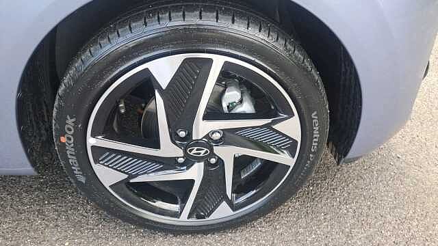 Hyundai i10 1.2 Premium Hatchback 5dr Petrol Auto Euro 6 (s/s) (79 ps)