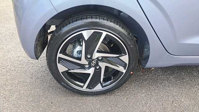 Hyundai i10 1.2 Premium Hatchback 5dr Petrol Auto Euro 6 (s/s) (79 ps)