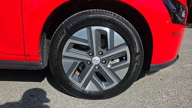 Hyundai KONA 39kWh SE Connect SUV 5dr Electric Auto (10.5kW Charger) (136 ps)