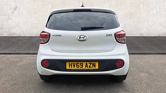 Hyundai I10 1.2 Premium SE Hatchback 5dr Petrol Manual Euro 6 (87 ps) Polar White