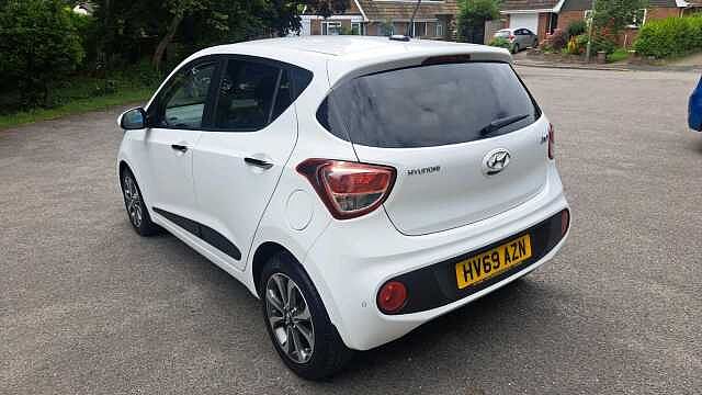 Hyundai I10 1.2 Premium SE Hatchback 5dr Petrol Manual Euro 6 (87 ps) Polar White