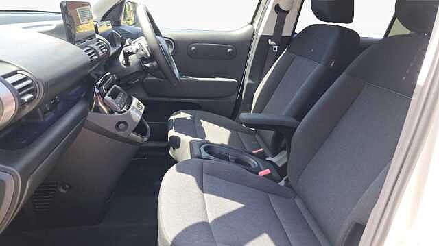 Hyundai INSTER Long Range 49kWh 02 SUV 5dr Electric Auto (115 ps) Natural Ivory