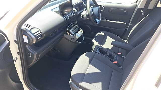 Hyundai INSTER Long Range 49kWh 02 SUV 5dr Electric Auto (115 ps) Natural Ivory