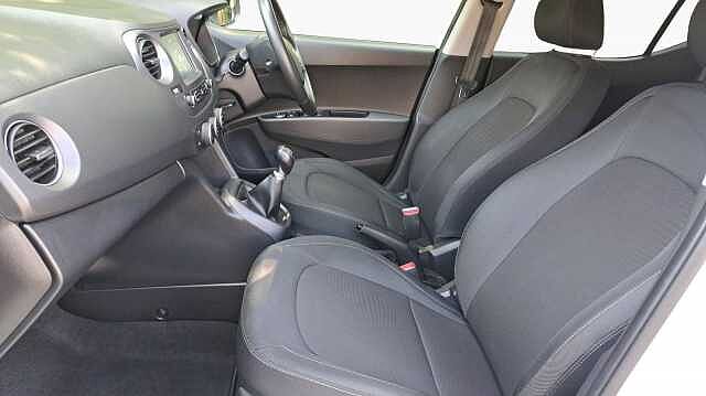Hyundai I10 1.0 Play Hatchback 5dr Petrol Manual Euro 6 (67 ps) White